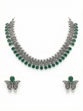 Emera Teardrop Heritage Necklace Set